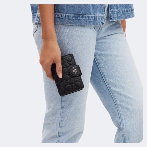 Coach Medium Corner Zip Wallet In Signature Nappa Leather Black - Image 2