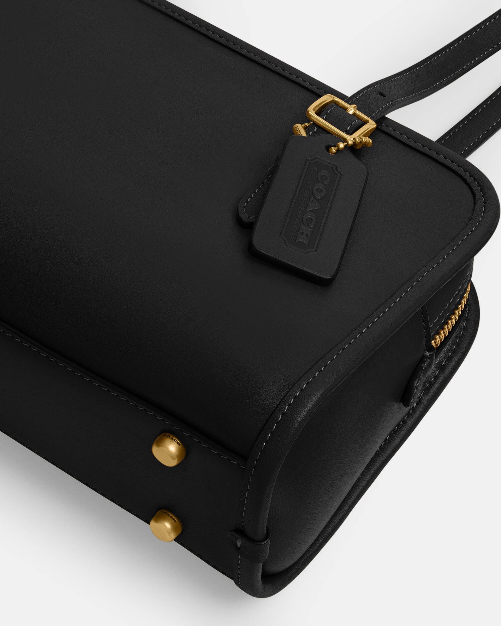 Coach Swing Zip Bag 26 Black - Image 2