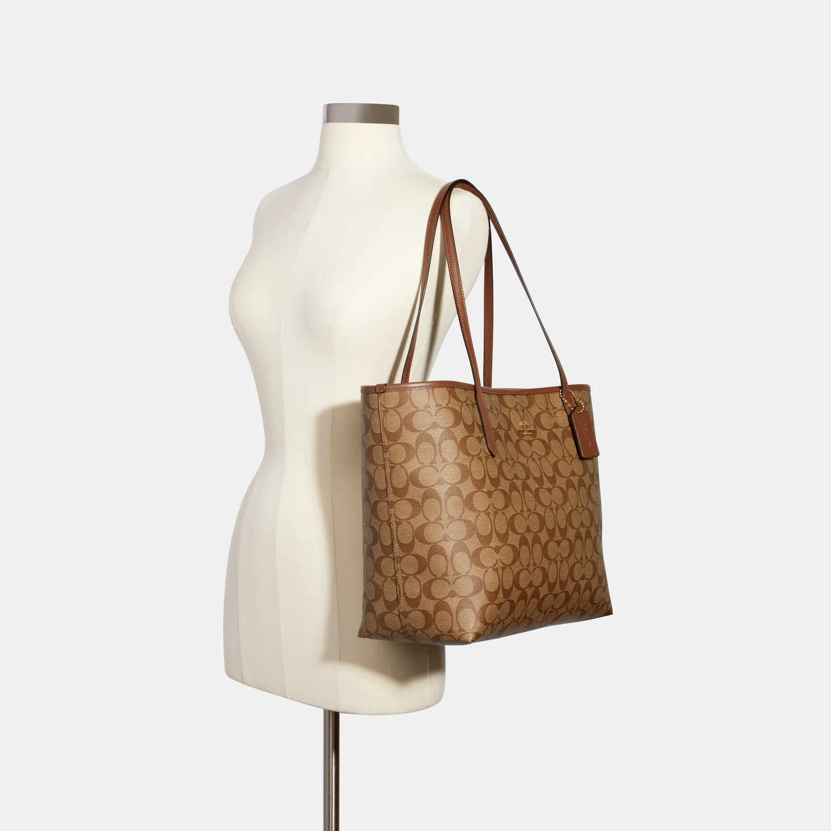 Coach City Tote Bag In Signature Canvas Khaki Saddle dark - Image 4