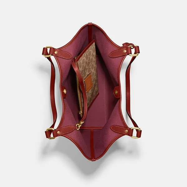 Coach Day Tote in Signature Canvas - Image 4