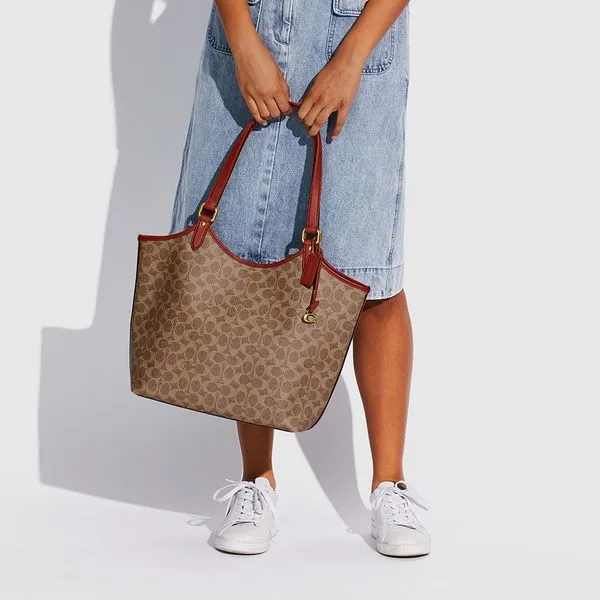 Coach Day Tote in Signature Canvas - Image 6