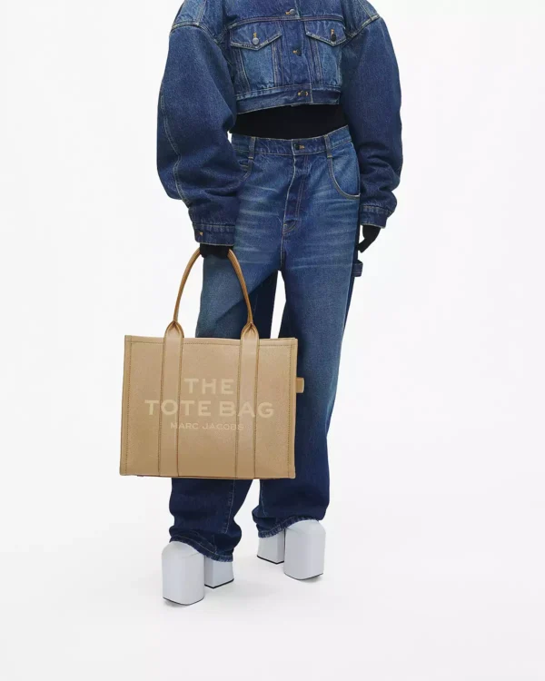 THE Marc Jacobs LEATHER LARGE TOTE BAG Camel - Image 8