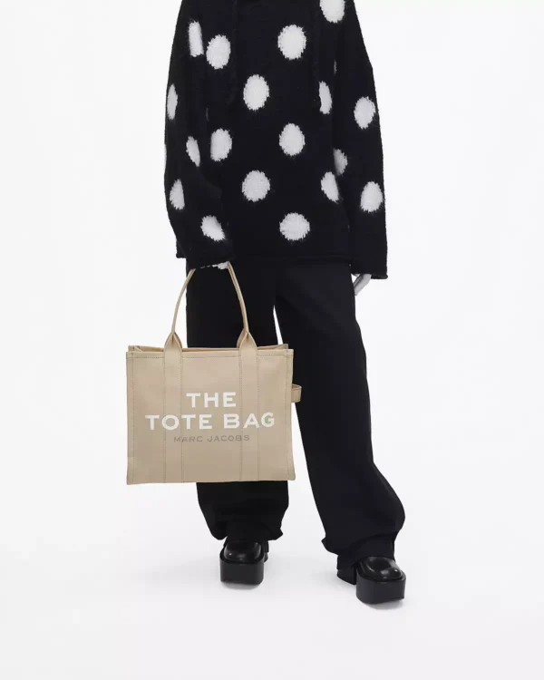 THE Marc Jacobs CANVAS LARGE TOTE BAG Beige - Image 8