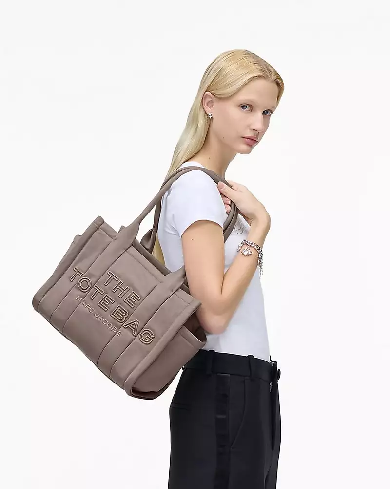 MARC JACOBS The Puffy Nylon Medium Tote Bag - Cement - Image 8