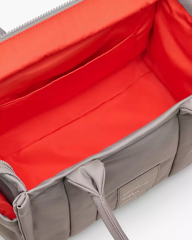 MARC JACOBS The Puffy Nylon Medium Tote Bag - Cement - Image 4